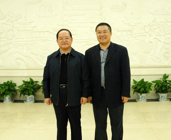 1569823682599716.jpg 13.原江西省委书记、现广西壮族自治区党委书记鹿心社与乐鱼在线_乐鱼在线(中国)
总裁林印孙亲切合影.JPG